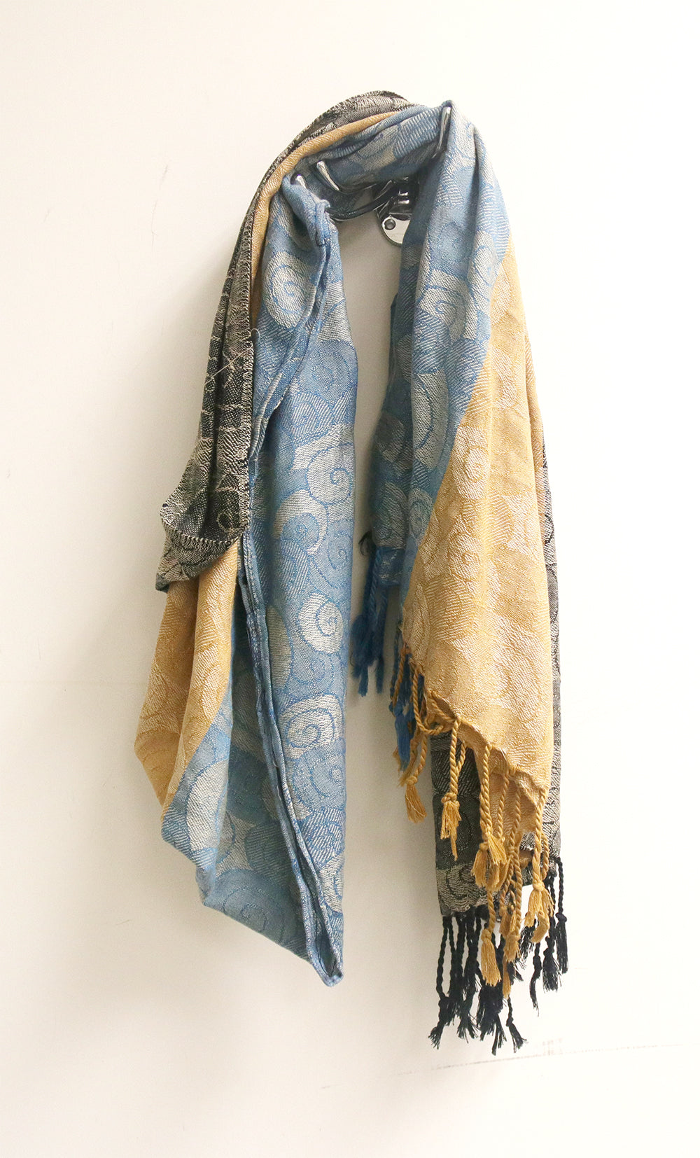 「編織顏色 」少數族裔婦女手作品 - Pashmina頸巾頭巾